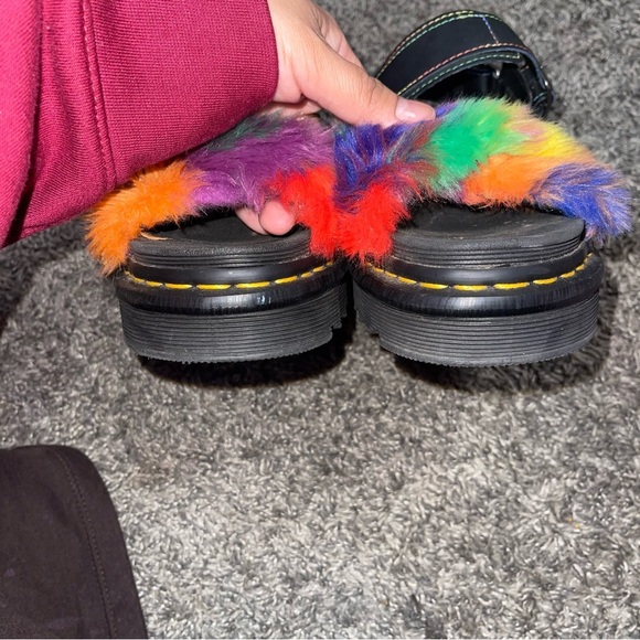 Dr. Martens VOSS II FLUFFY FAUX FUR LEATHER STRAP SANDALS Sz 6 - Picture 3 of 9
